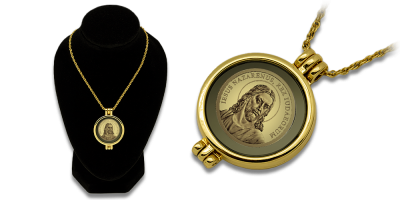 Medaljon kuldmündiga „Jeesus Kristus“